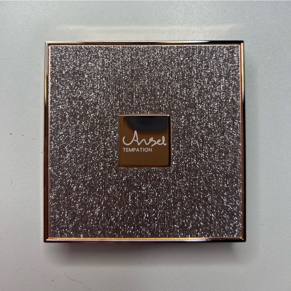 💎 Oriental Concealer Bright Powder Cake Foundation- Full Size Bling Case